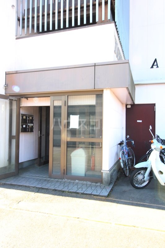 19/21 エントランス