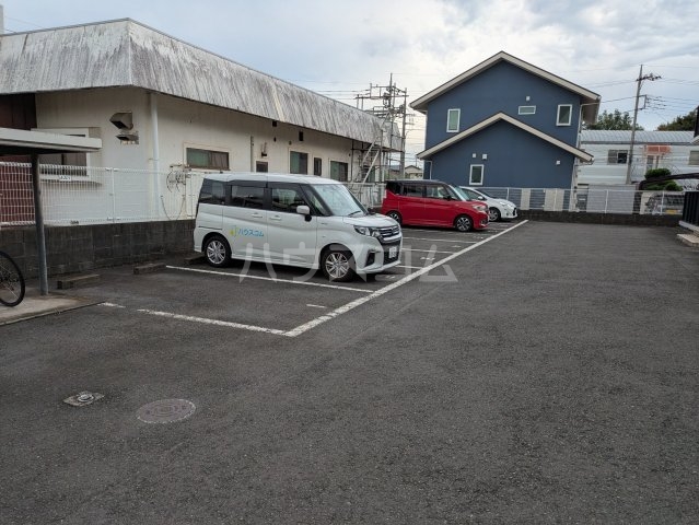 23/30 駐車場