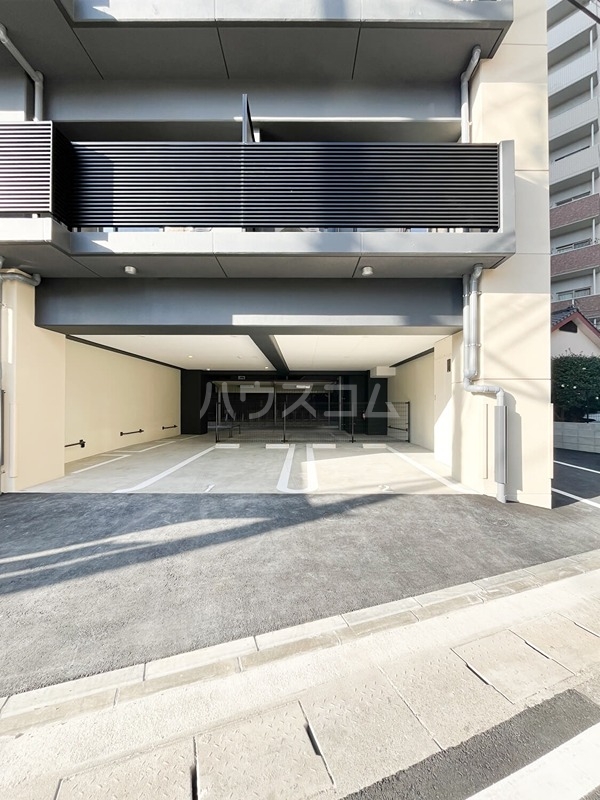 27/28 駐車場