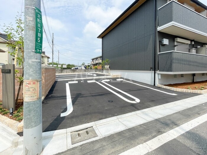 27/30 駐車場