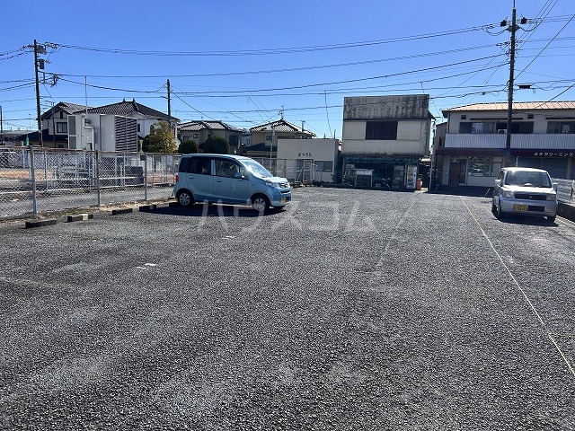 18/21 駐車場