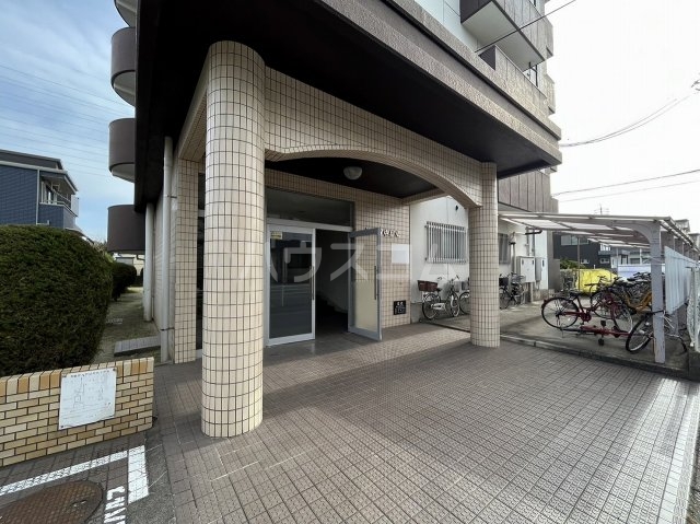 3/4 エントランス