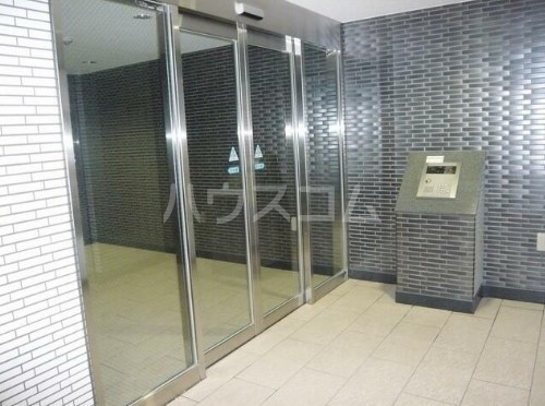 22/29 エントランス