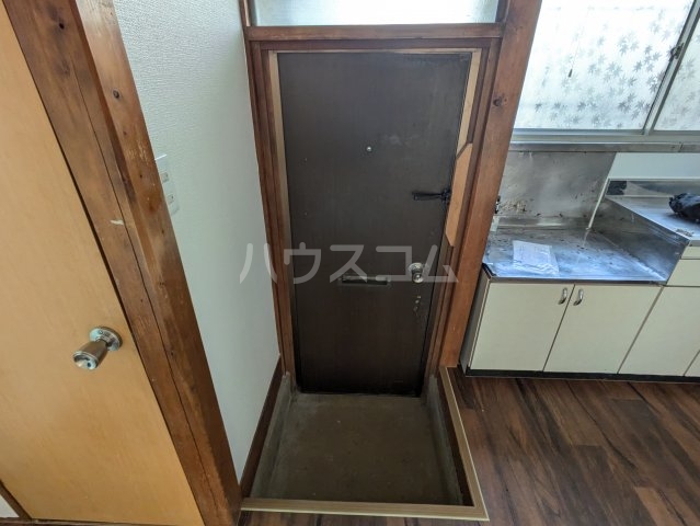 16/30 玄関