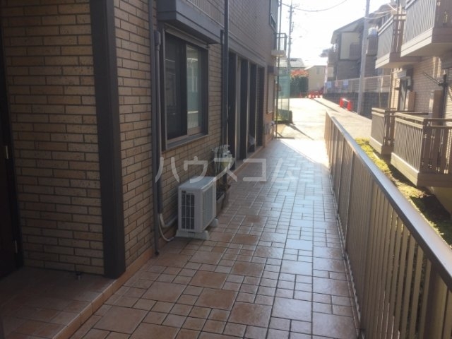 21/30 エントランス