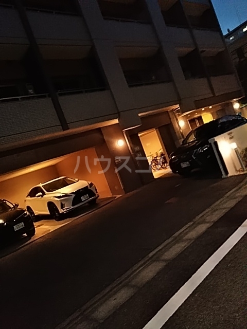28/30 駐車場