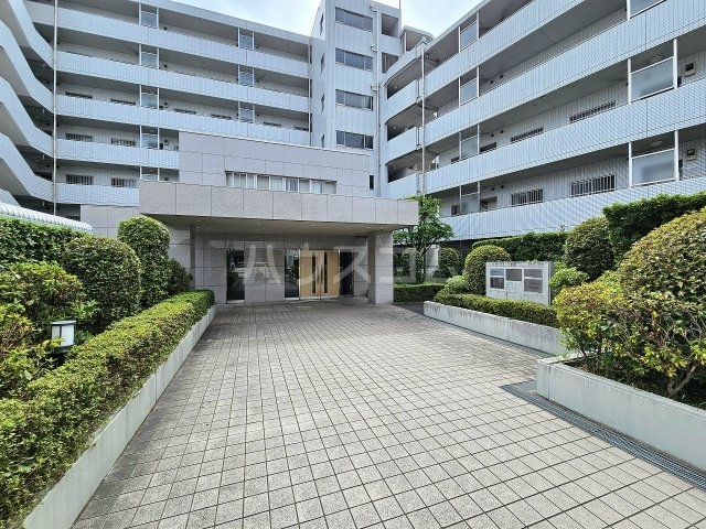 21/28 エントランス