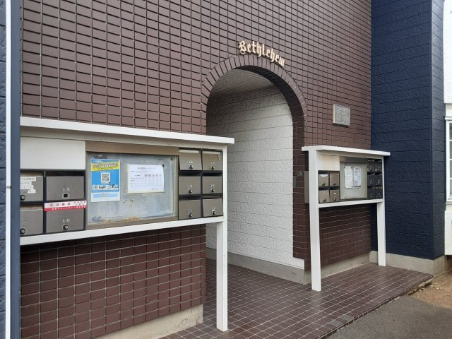 16/27 エントランス