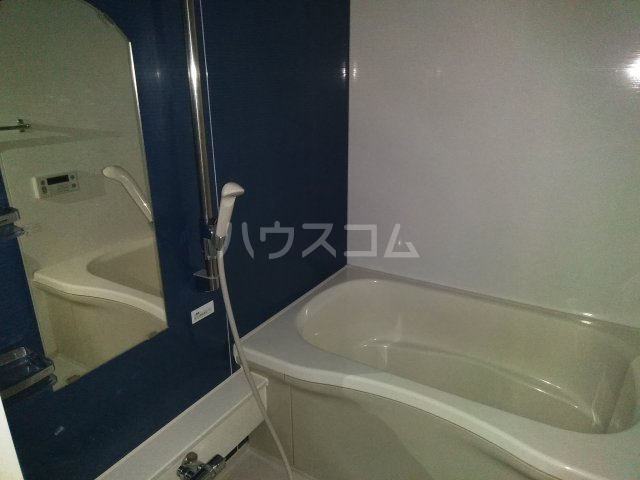 13/30 浴室