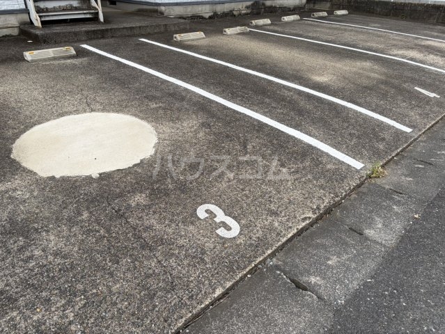 27/28 駐車場