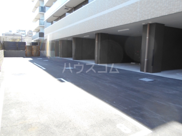 20/29 駐車場
