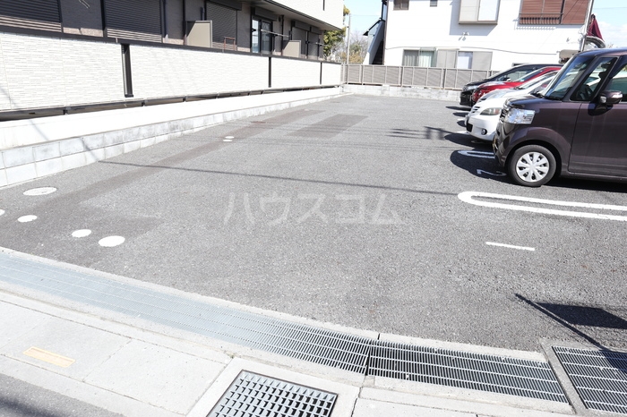 18/20 駐車場