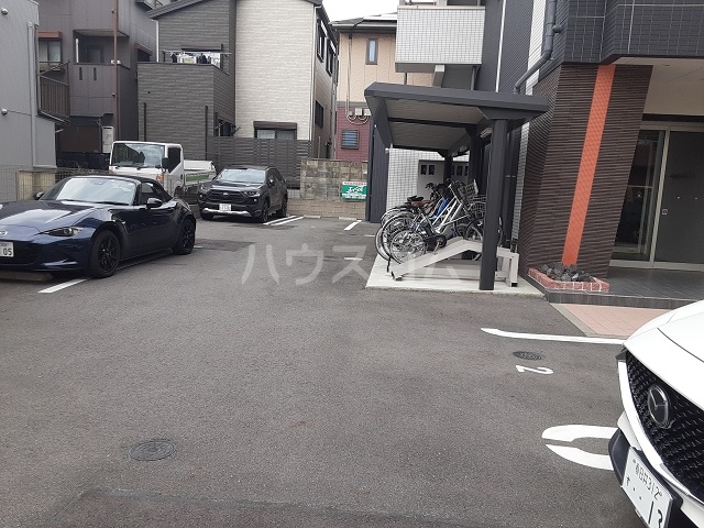 20/30 駐車場