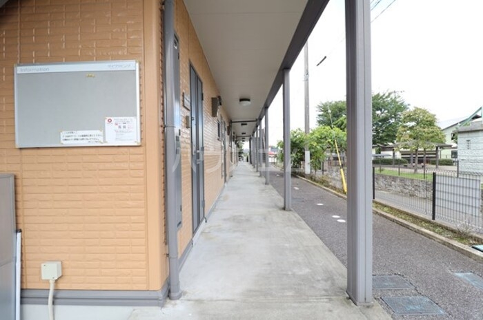 22/25 エントランス