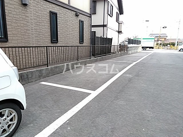 27/28 駐車場