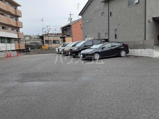 14/23 駐車場