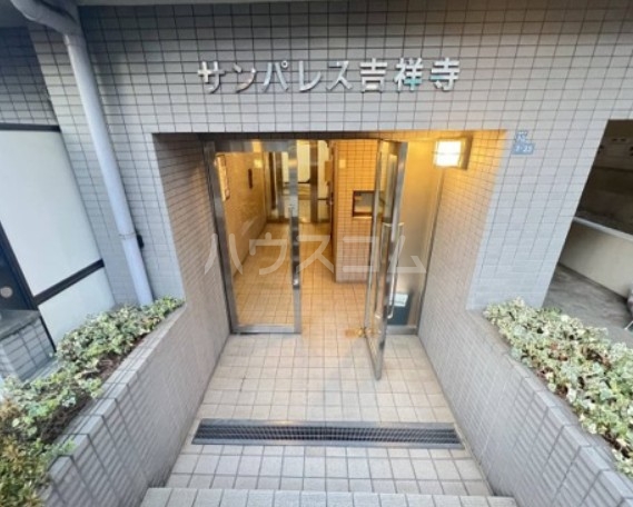 21/24 エントランス