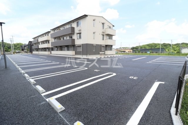 15/17 駐車場