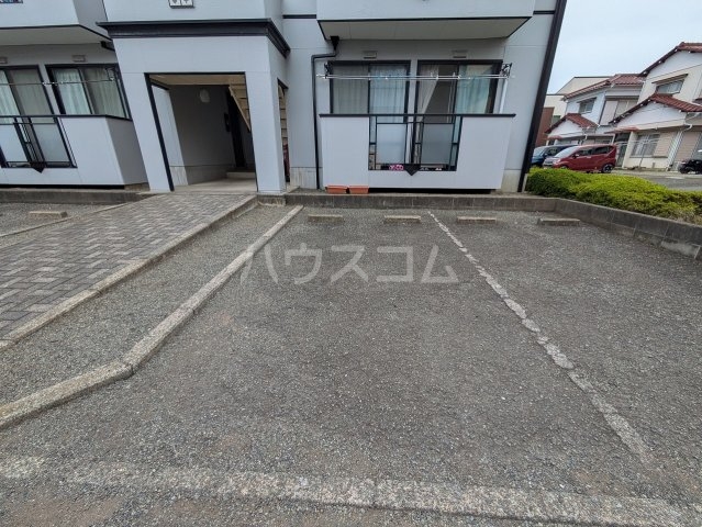 2/5 駐車場