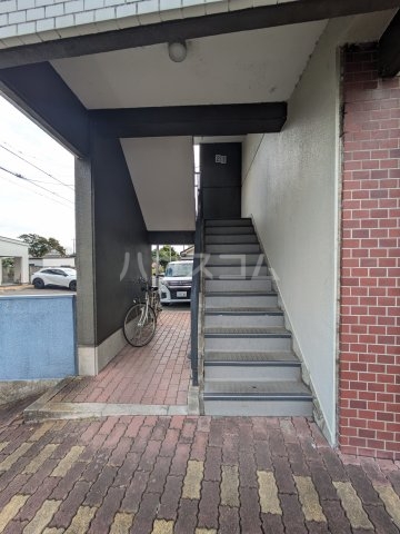 23/30 エントランス