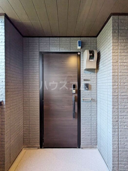 16/30 玄関