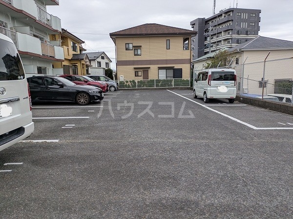 2/3 駐車場