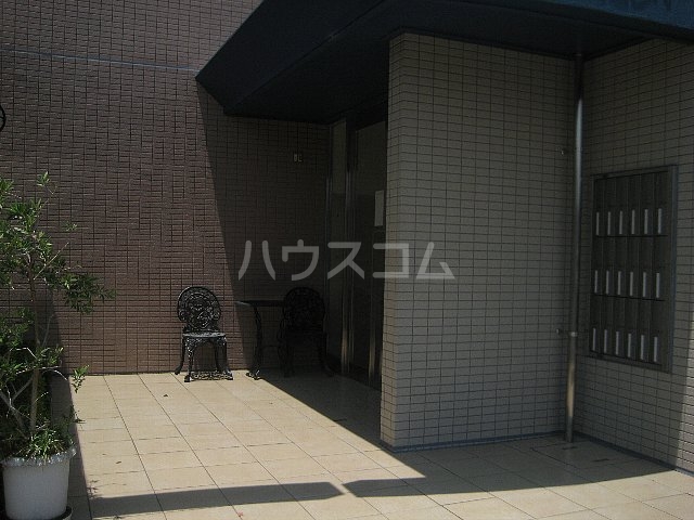 2/2 エントランス