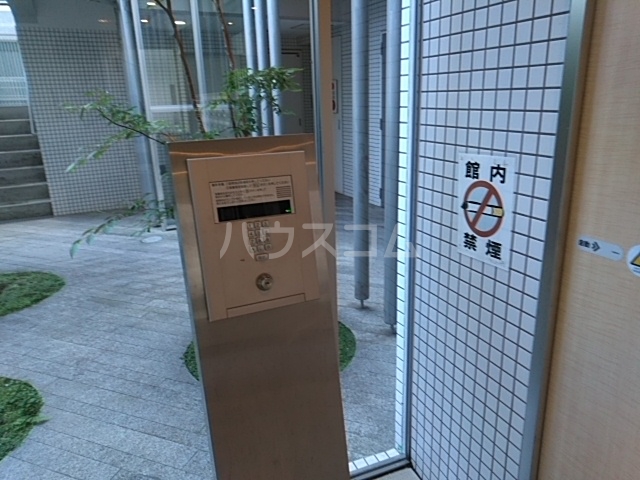 22/30 エントランス