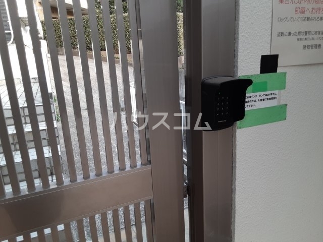 25/28 エントランス