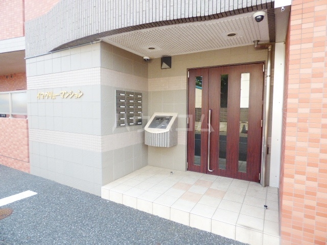 21/30 エントランス