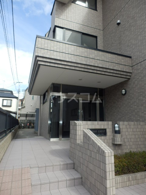 24/30 エントランス