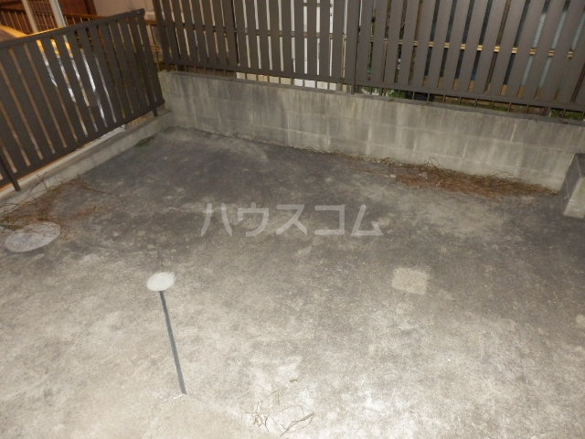 22/28 駐車場