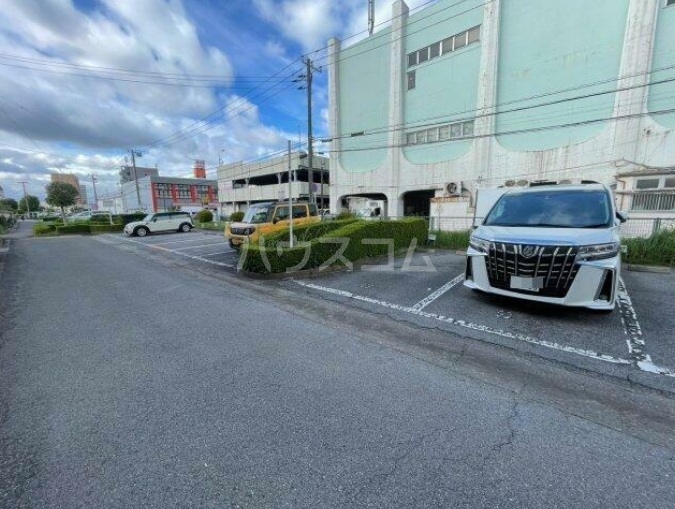 18/23 駐車場