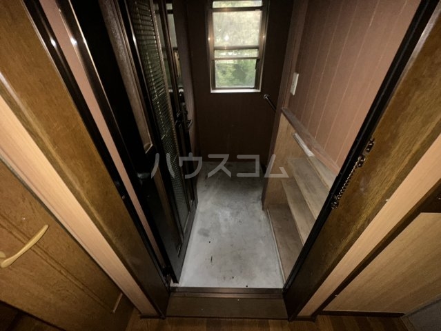 13/29 玄関