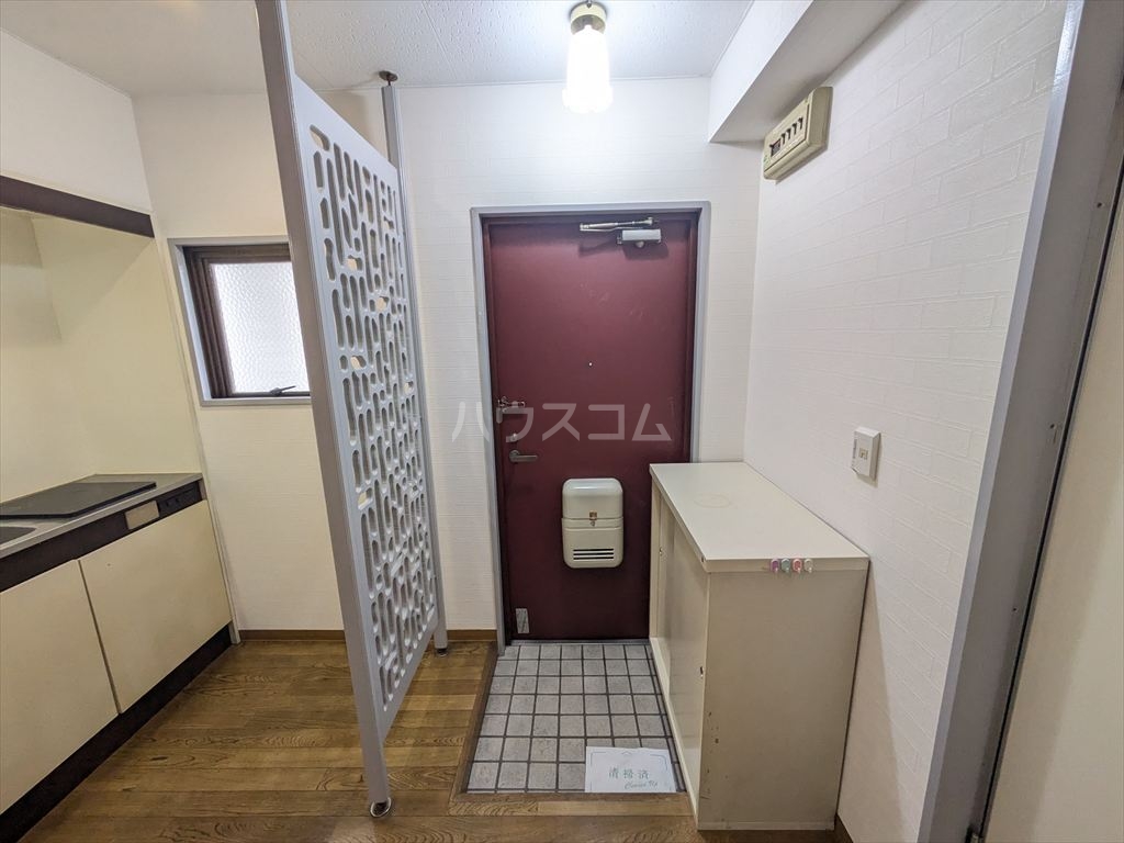 13/30 玄関