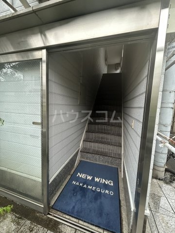 25/30 エントランス