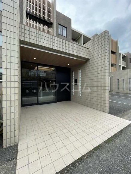 15/26 エントランス
