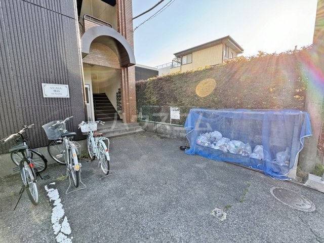 21/30 エントランス