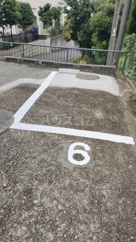28/30 駐車場