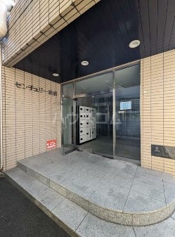 2/4 エントランス