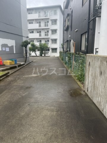 27/30 駐車場