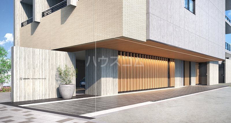 17/27 エントランス