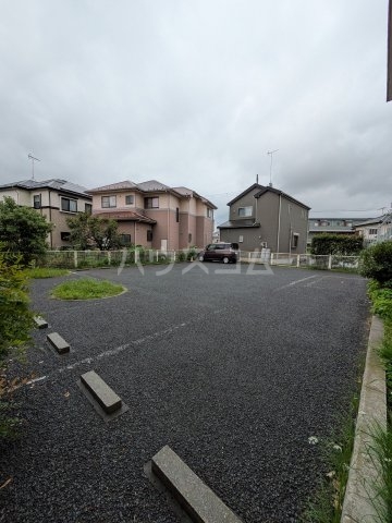 2/3 駐車場