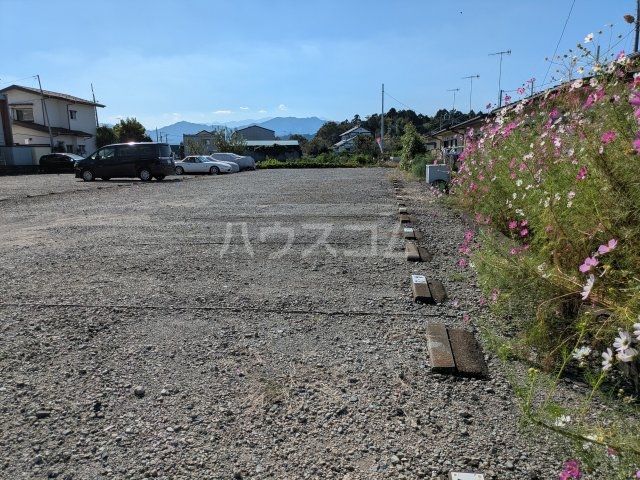 23/30 駐車場