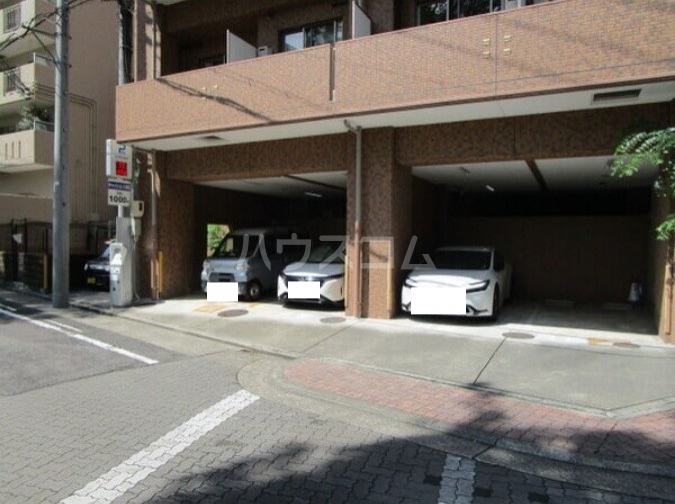 21/23 駐車場