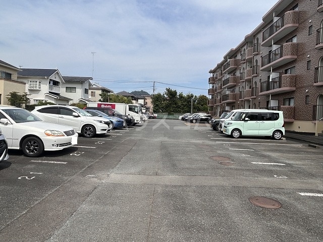 28/30 駐車場
