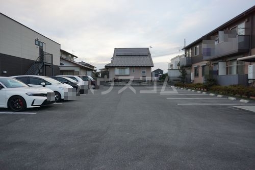 17/23 駐車場