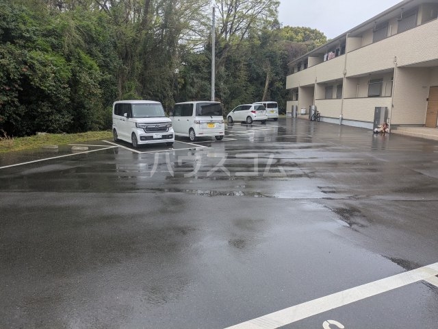 2/4 駐車場