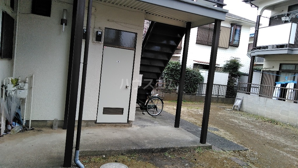 2/4 エントランス