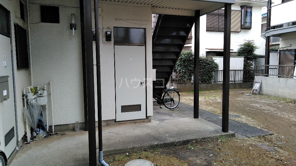 23/24 エントランス